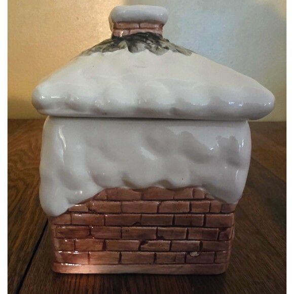 Vintage Christmas House of Lloyds Snow House Cookie Jar Holly Berrie - Picture 4 of 8